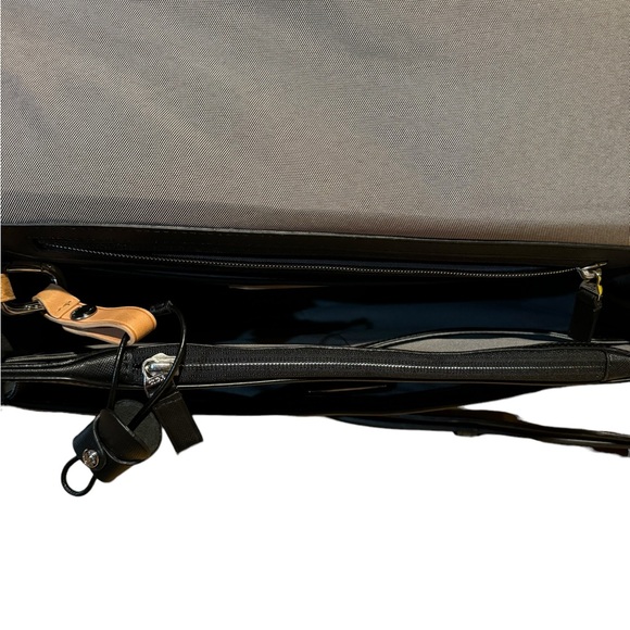 Tumi Mens Leather Strapped Briefcase - Picture 3 of 9